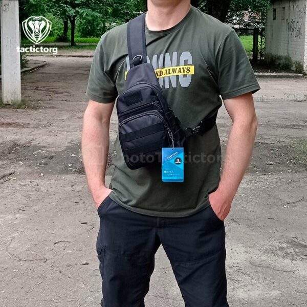 Сумка нагрудна військова через плече Tactical з кишенею під пляшку та системою M.O.L.L.E Black