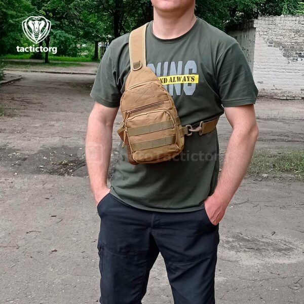 Сумка нагрудна військова через плече Tactical з кишенею під пляшку та системою M.O.L.L.E Coyote