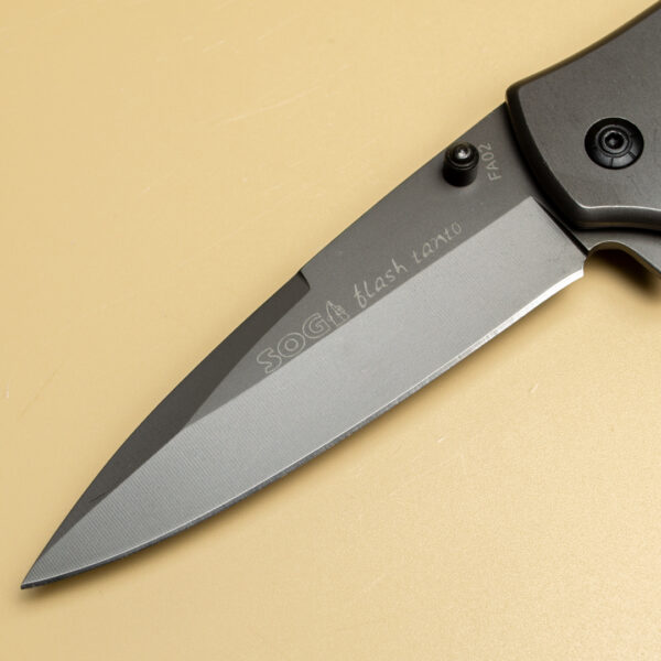 Складний ніж SOG із клинком зі сталі 440C та накладками G10 (FA02)