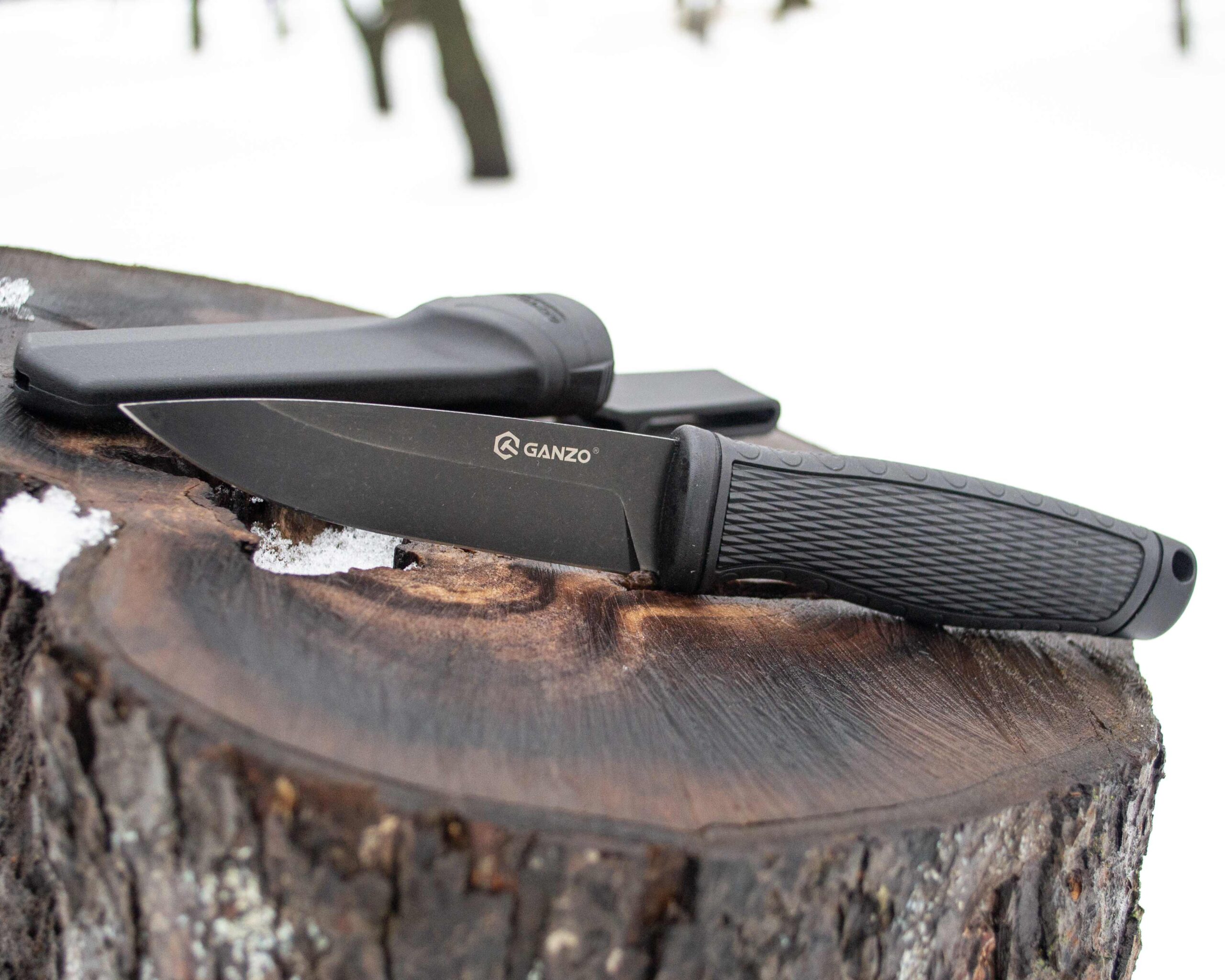 Ніж туристичний Ganzo G806BW-BK з фіксованим клинком, чорний, у пластиковому чохлі